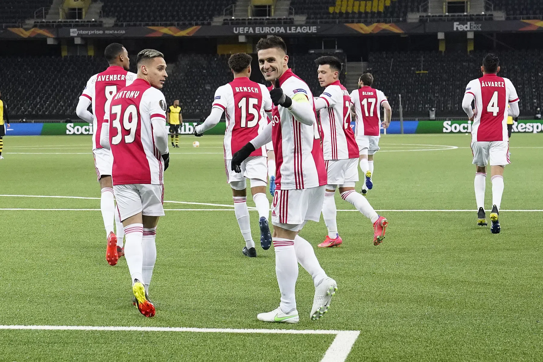 Tadic in rijtje met prachtige namen na bereiken mijlpaal