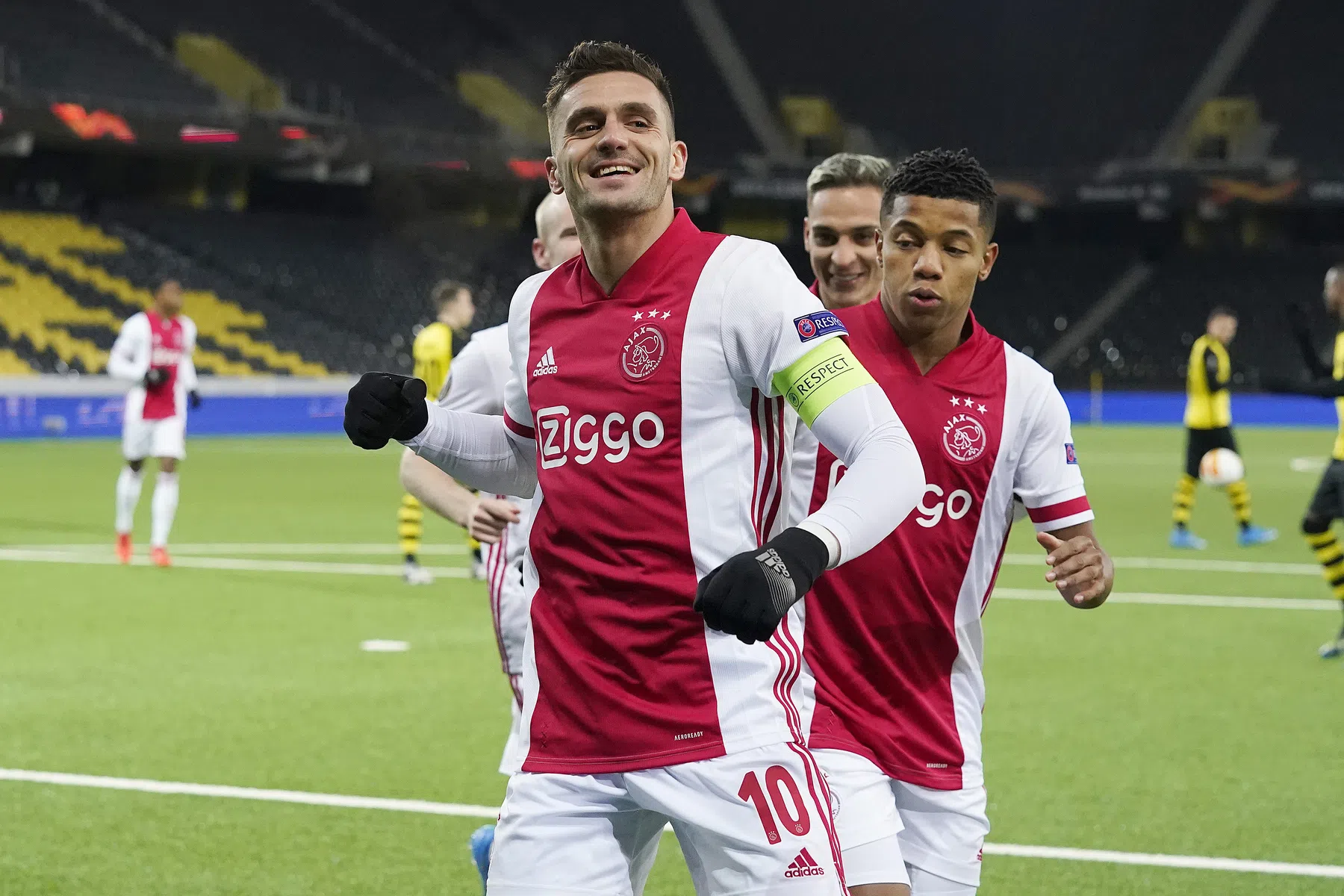 Ajax blijft op koers voor nieuwe Europese droomvlucht