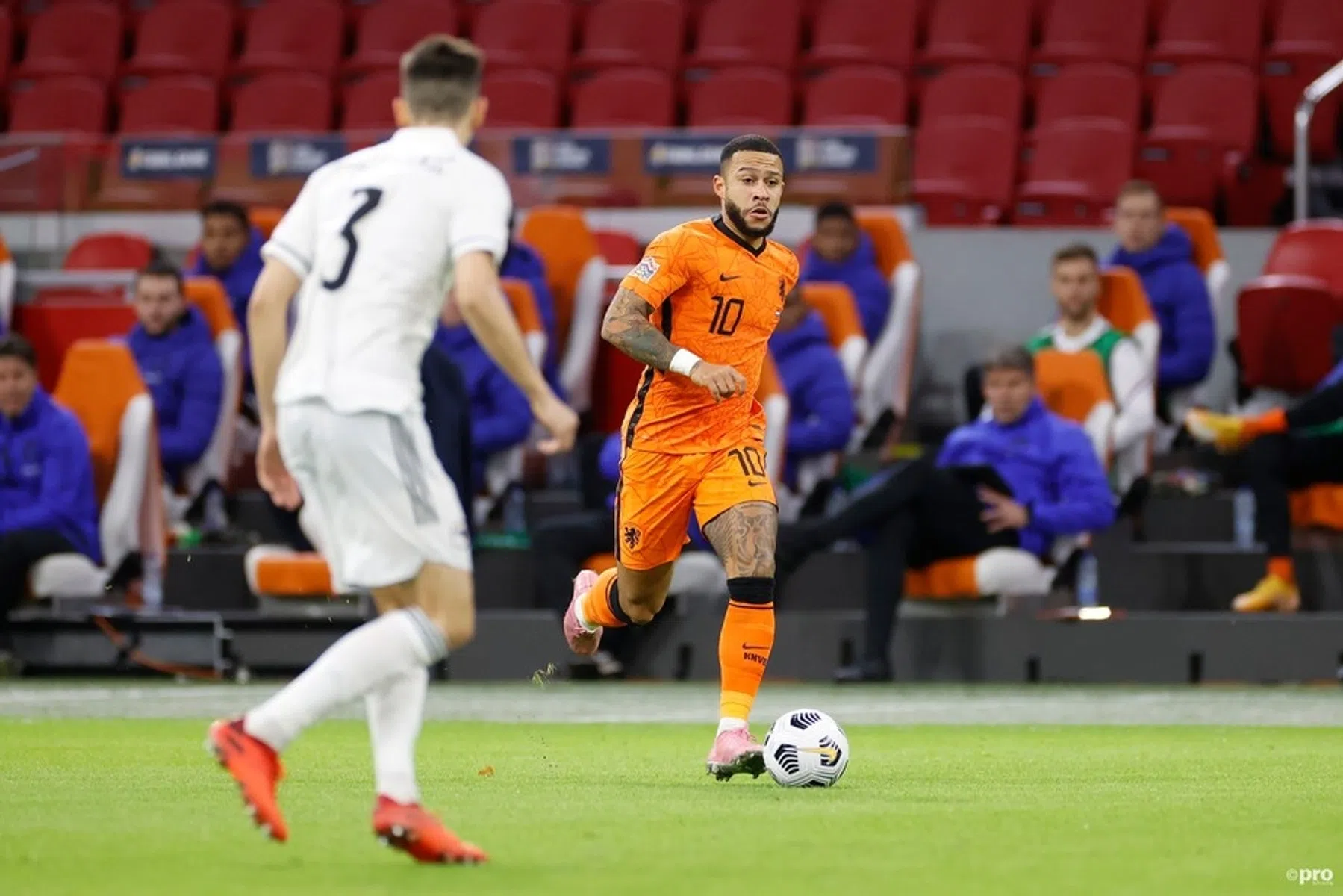 Memphis richt zich tot Franse regering: 'Mag ik alsjeblieft mee met Oranje?'