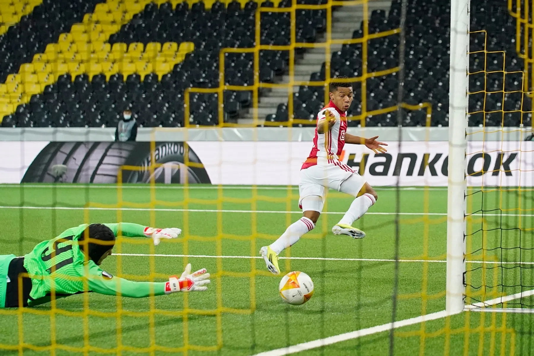 UEFA schat prestatie opgeleefde 'knock-outspecialist' Neres op waarde