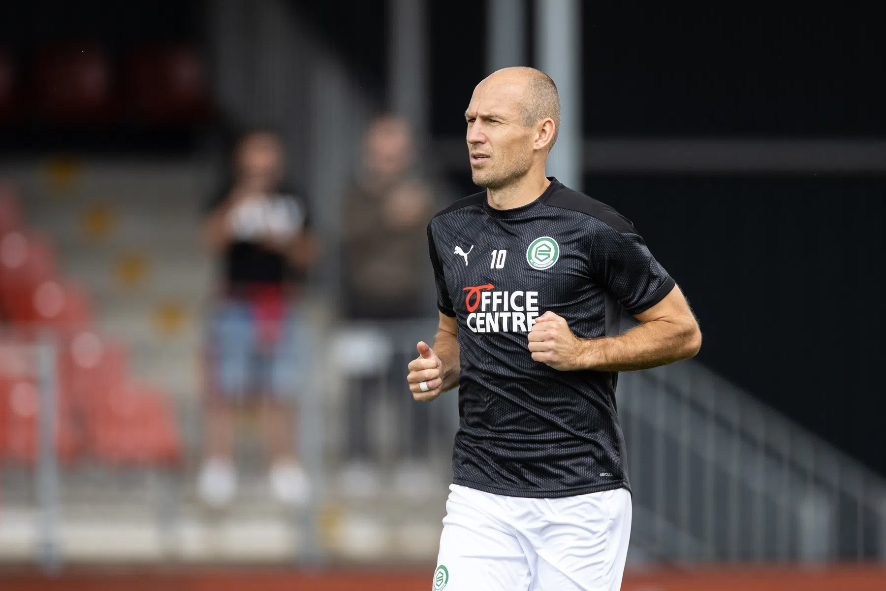 Robben hervat groepstraining na moeilijke periode