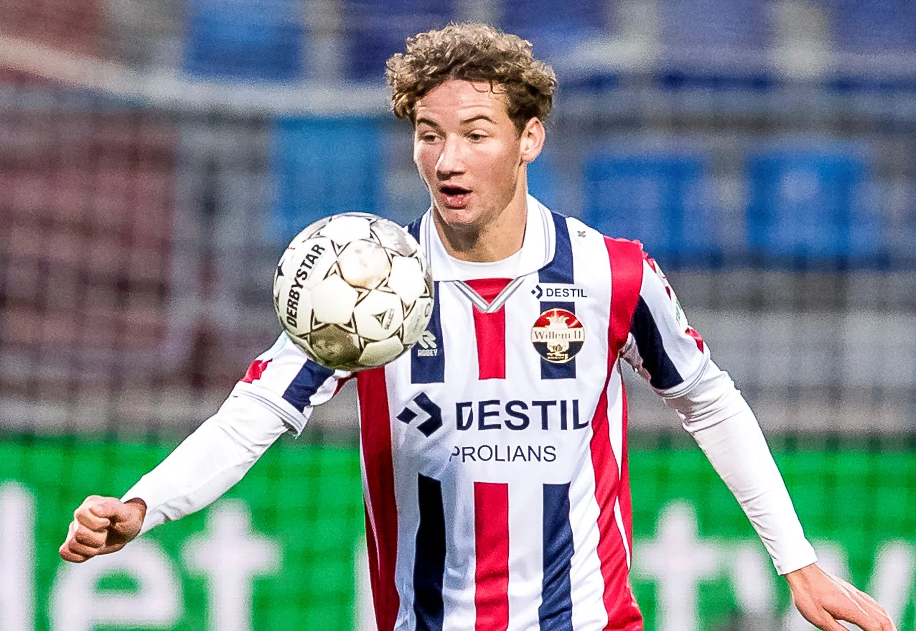 Spieringhs breekt door bij Willem II: 'Ik ben de enige fan die er dit seizoen bij mag zijn'