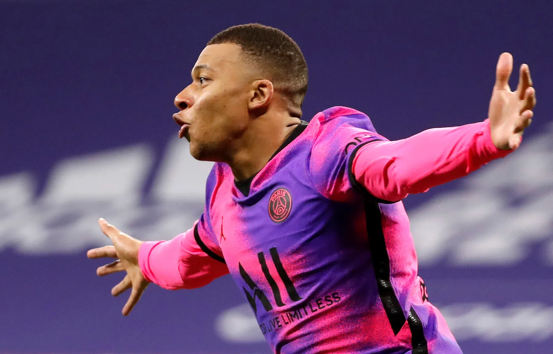 Mbappé ligt ver voor op Messi en Ronaldo: 'Het kan alleen nog maar beter worden'