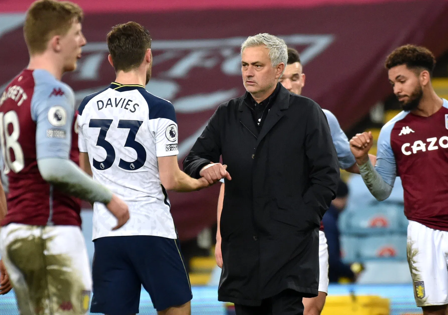 Mourinho verzacht met opmerkelijke lofzang de pijn van Davies