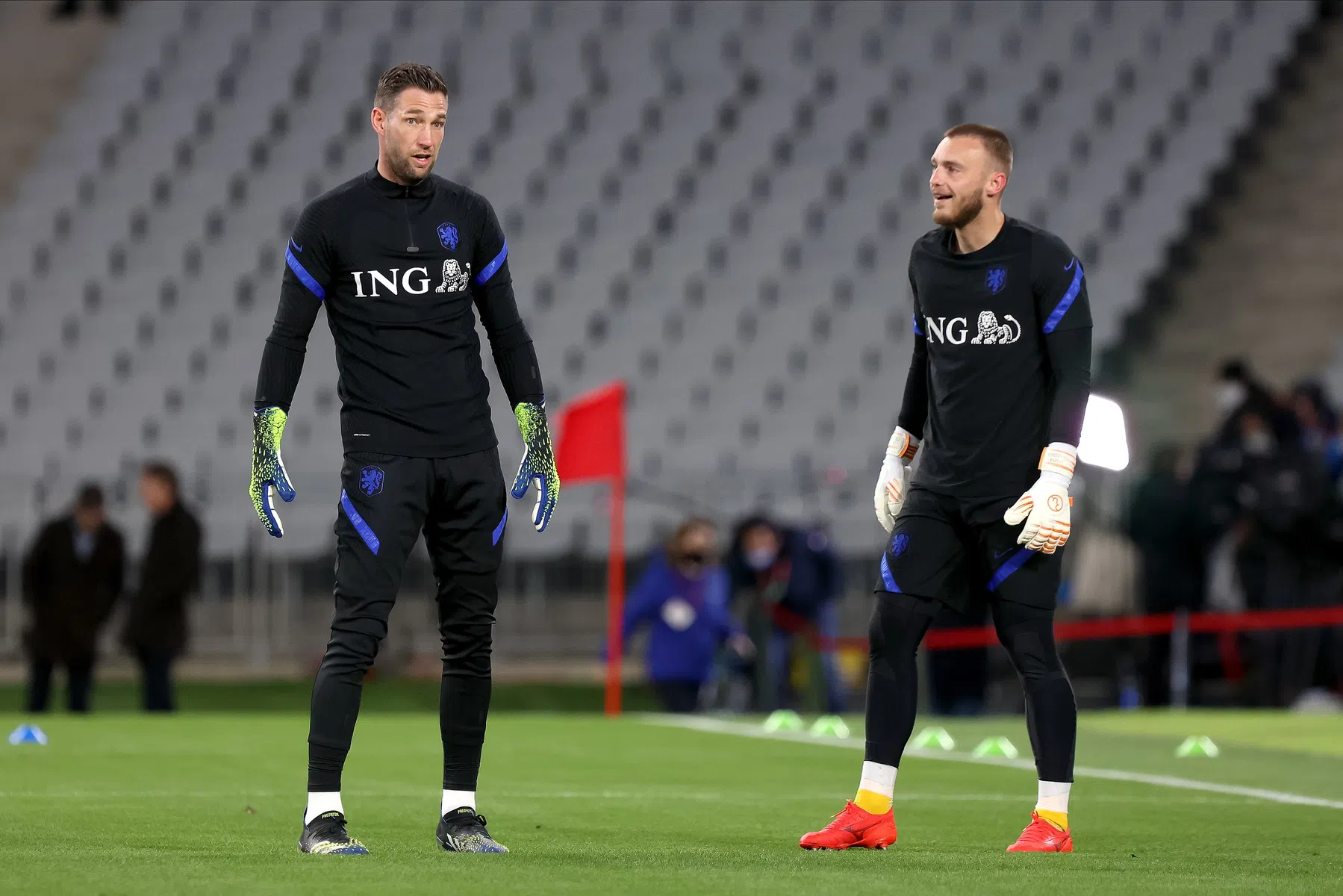 De Boer roept Bizot op voor Oranje als vervanger Cillessen
