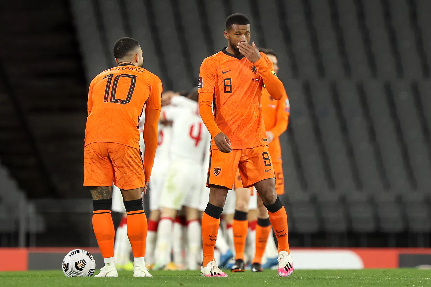 Oranje schrijft in negatief opzicht historie