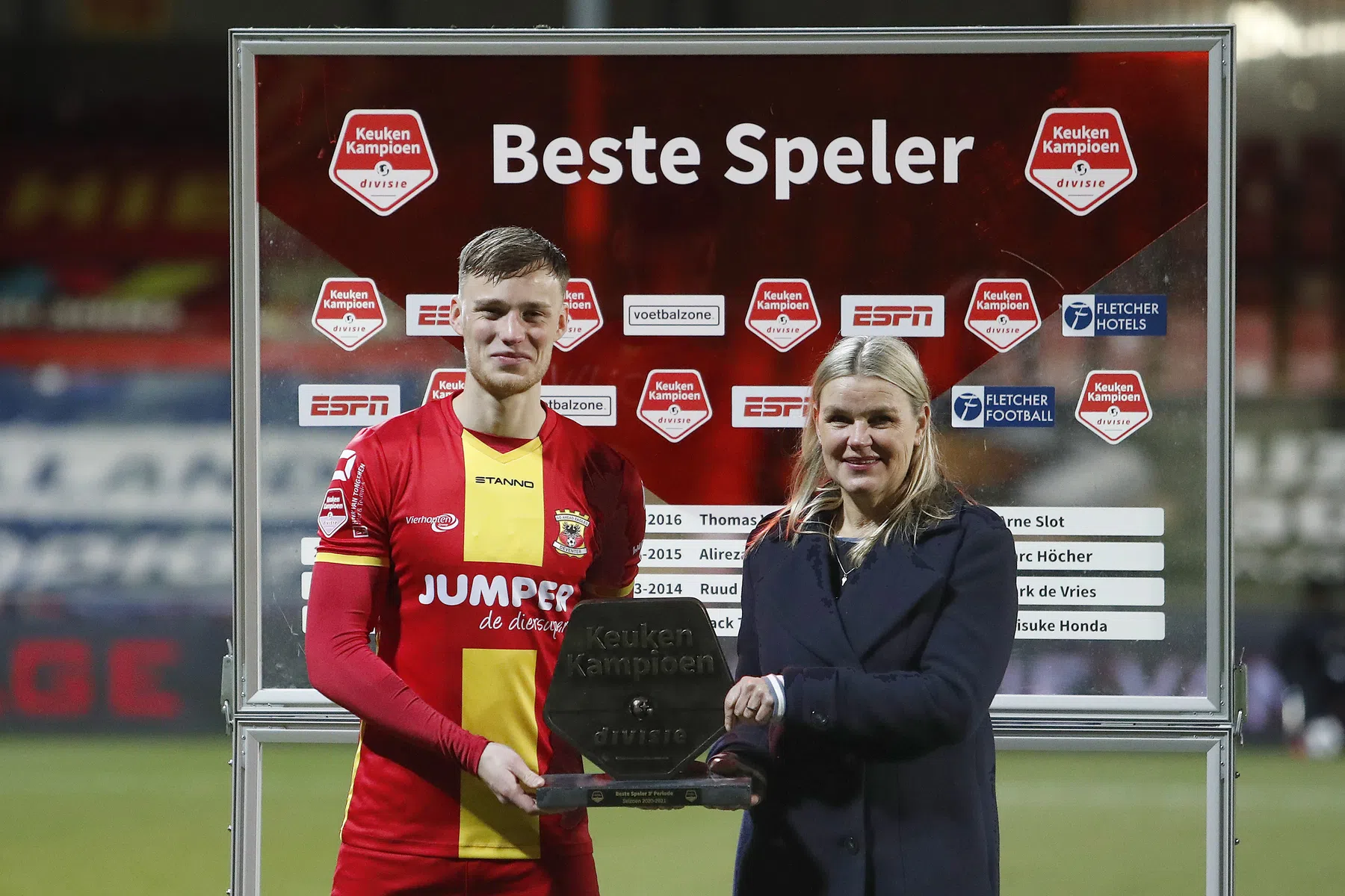 Schuurs-route voor Beukema? Feyenoord en AZ azen op Go Ahead-talent