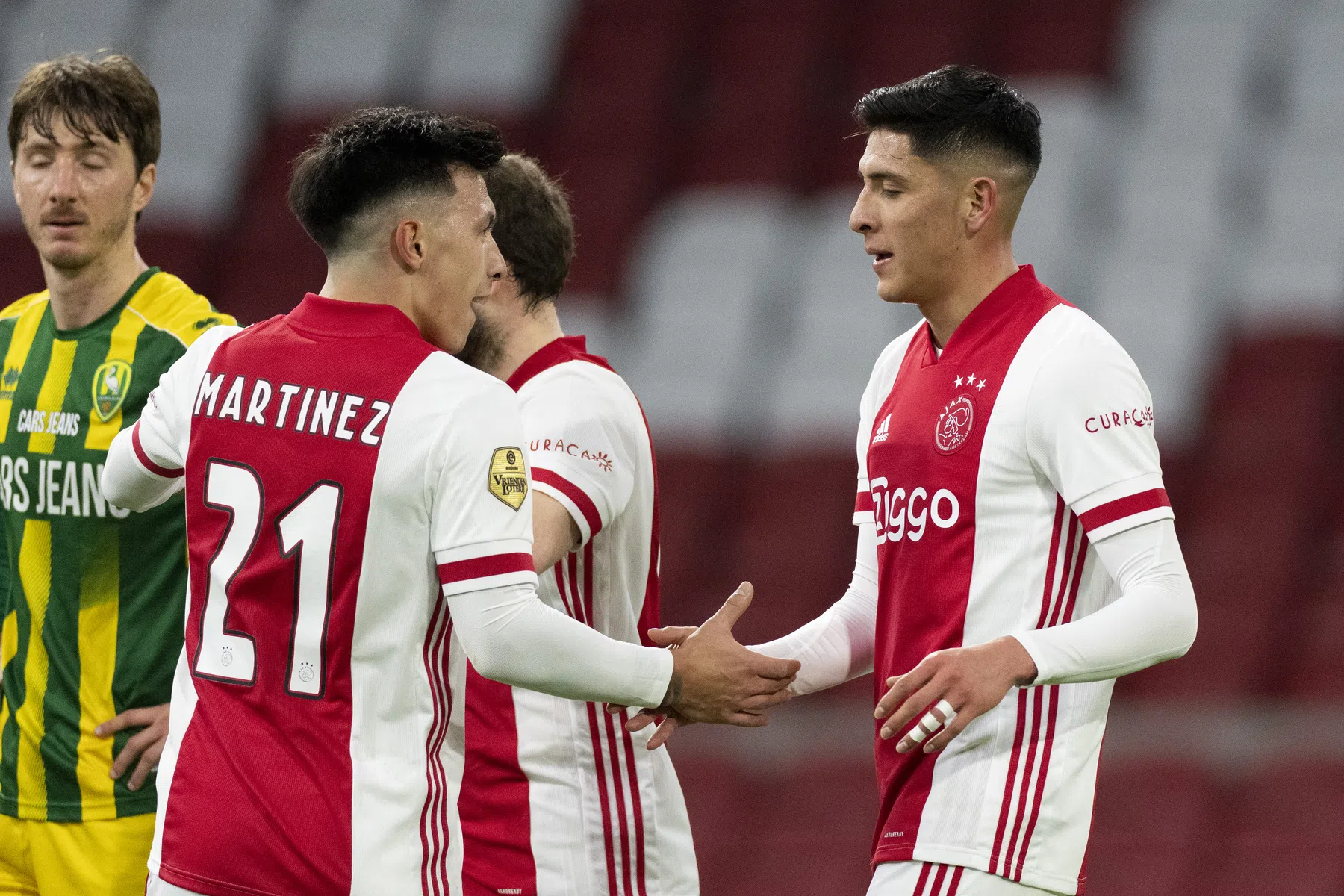 Ten Hag benoemt rollen Álvarez en Martínez: 'Zij zijn een voorbeeld'