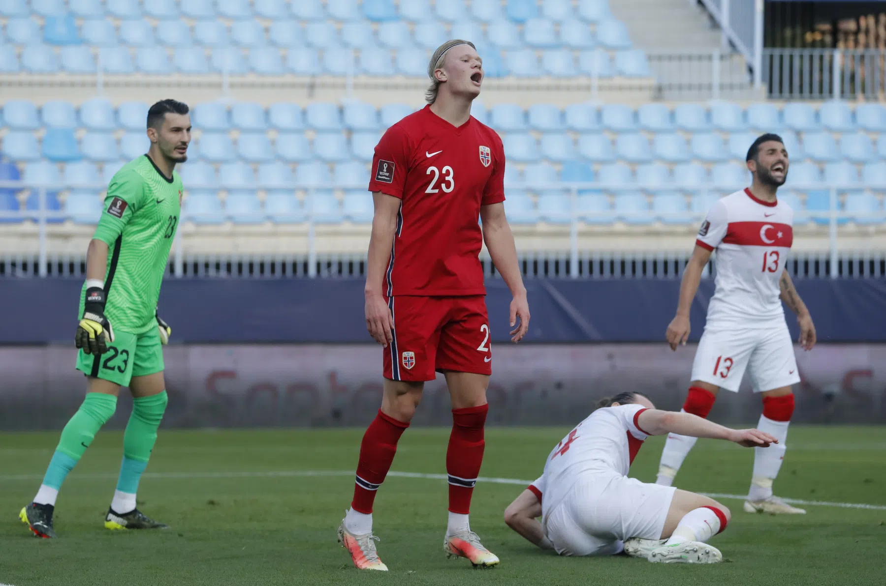 Ook Turken houden Haaland van scoren af en denderen door in poule Oranje