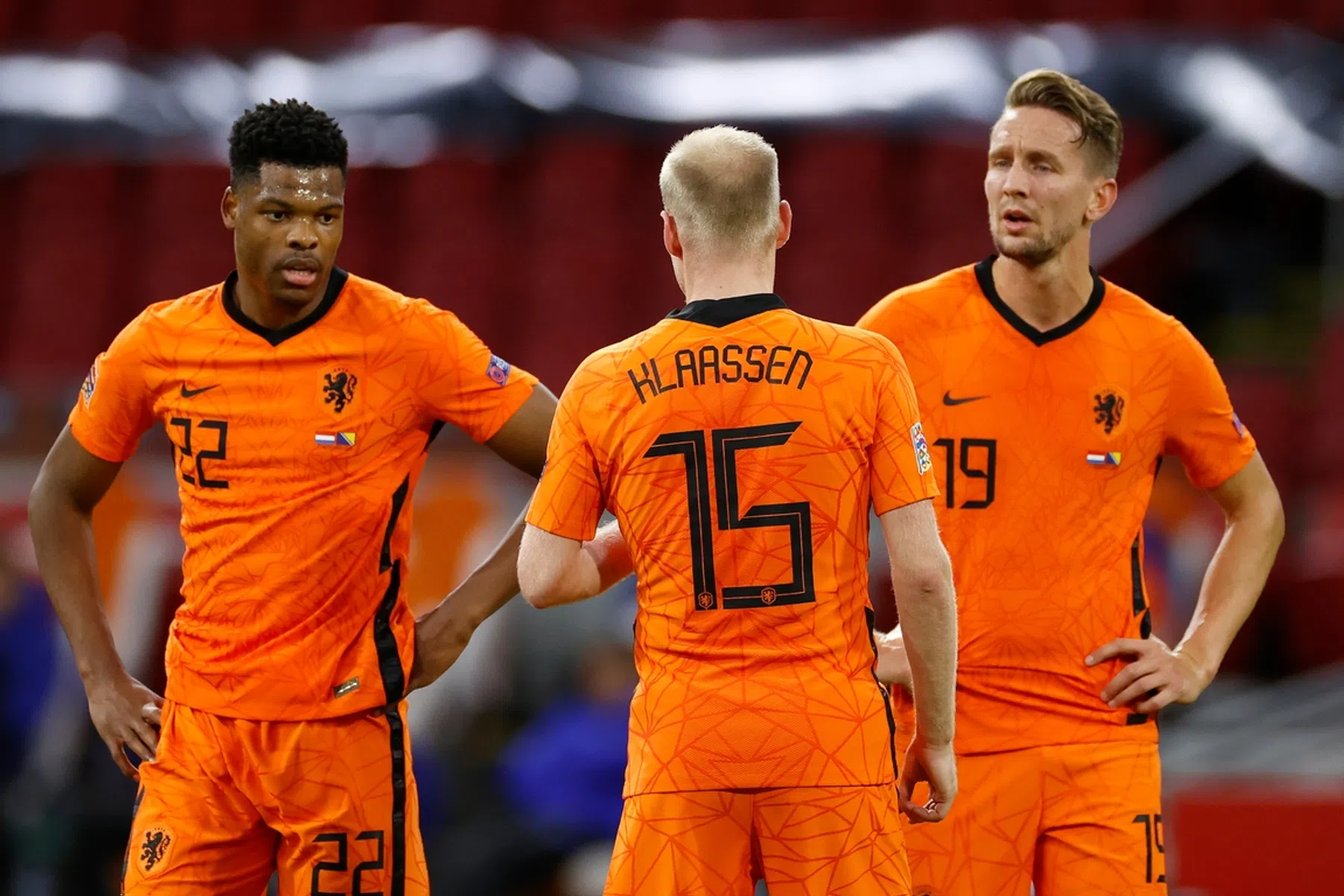 De Boer wijzigt opstelling Oranje op drie plekken voor duel met Letland