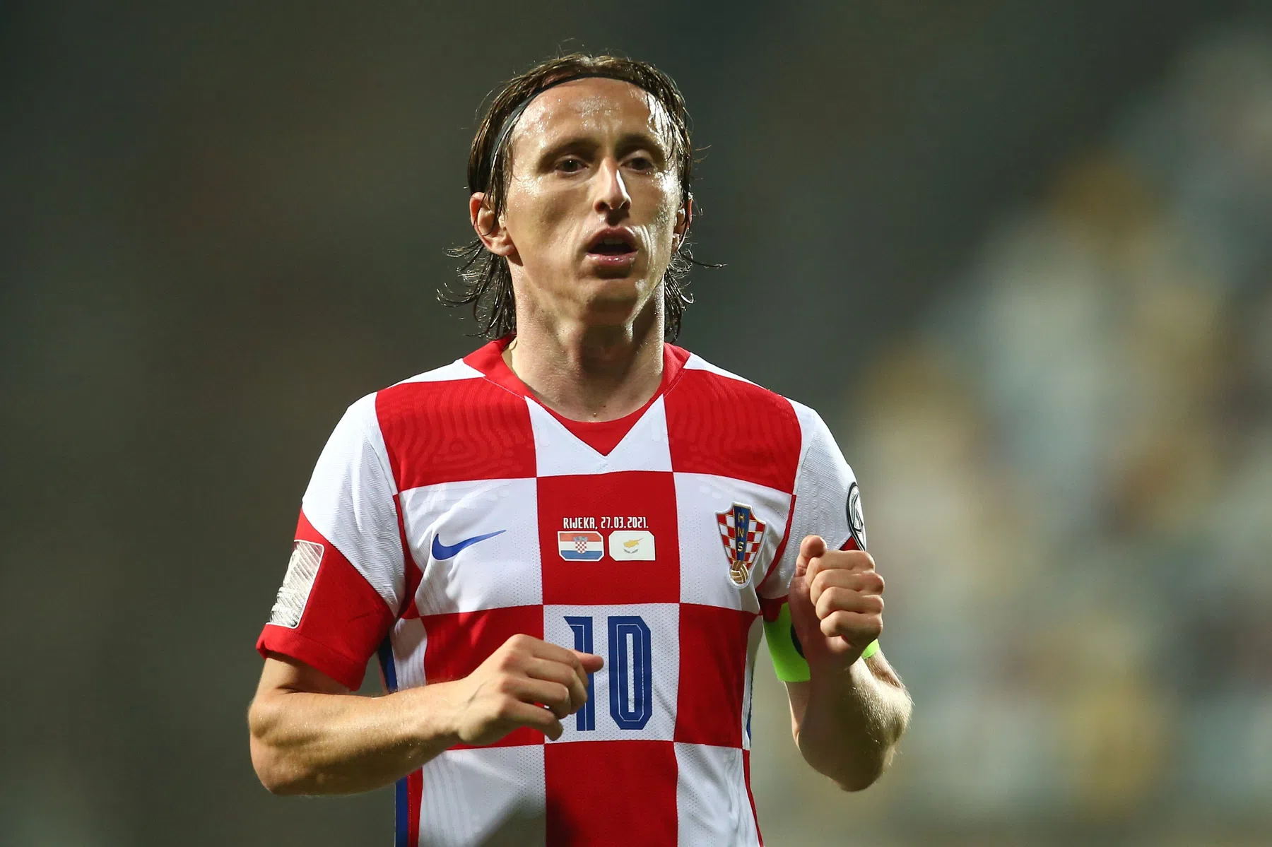Recordhouder Modric in tranen bij eerbetoon van ploeggenoten