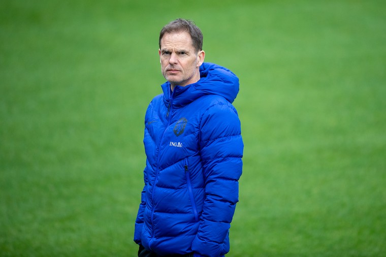 'Blije bondscoach' De Boer vindt Jong Oranje-discussie kort door de bocht