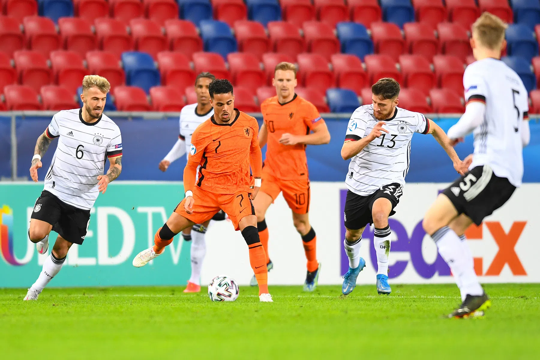 Jong Oranje als UEFA-proefkonijn: toernooivoetbal in een bubbel