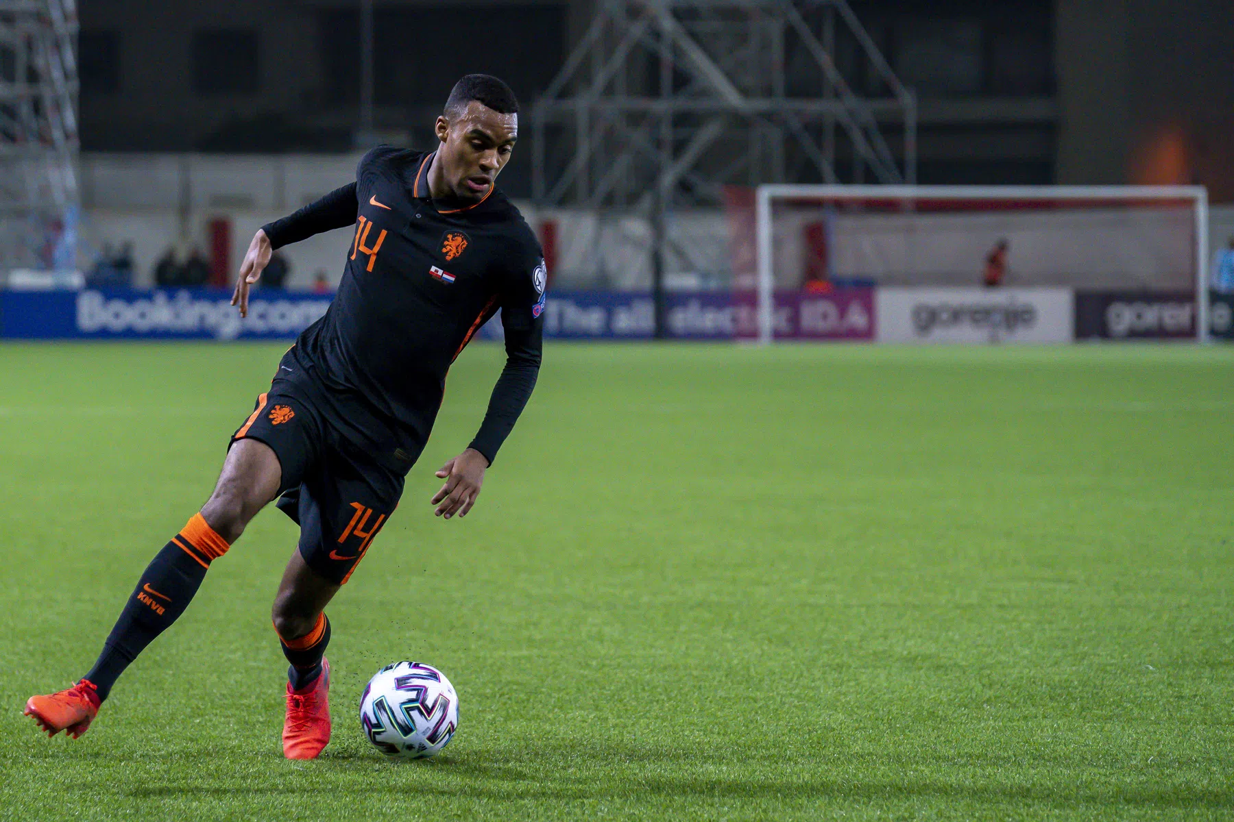 Ryan Gravenberch als back is wat Oranje nodig heeft tegen Gibraltar