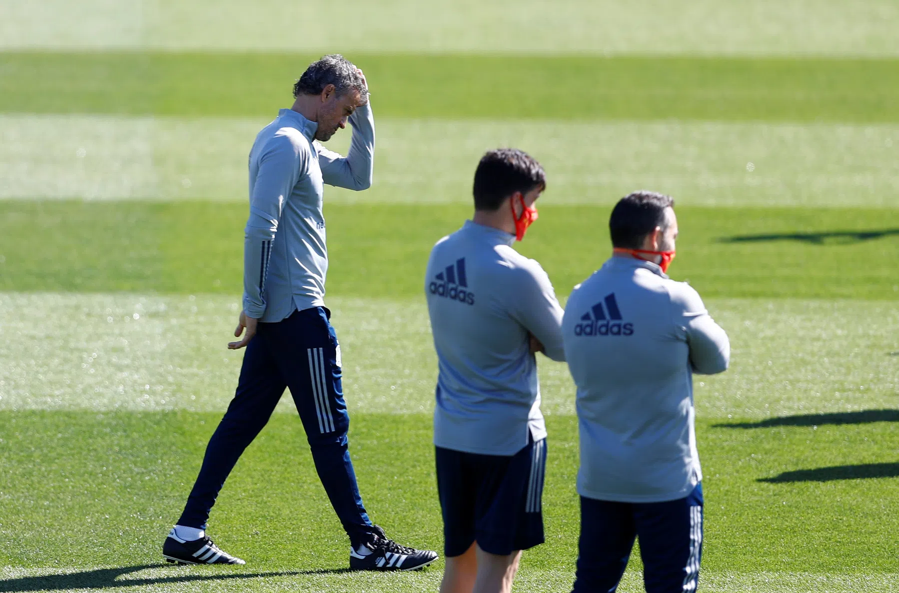 Spanje bijna zonder bondscoach: Luis Enrique opgesloten in de lift