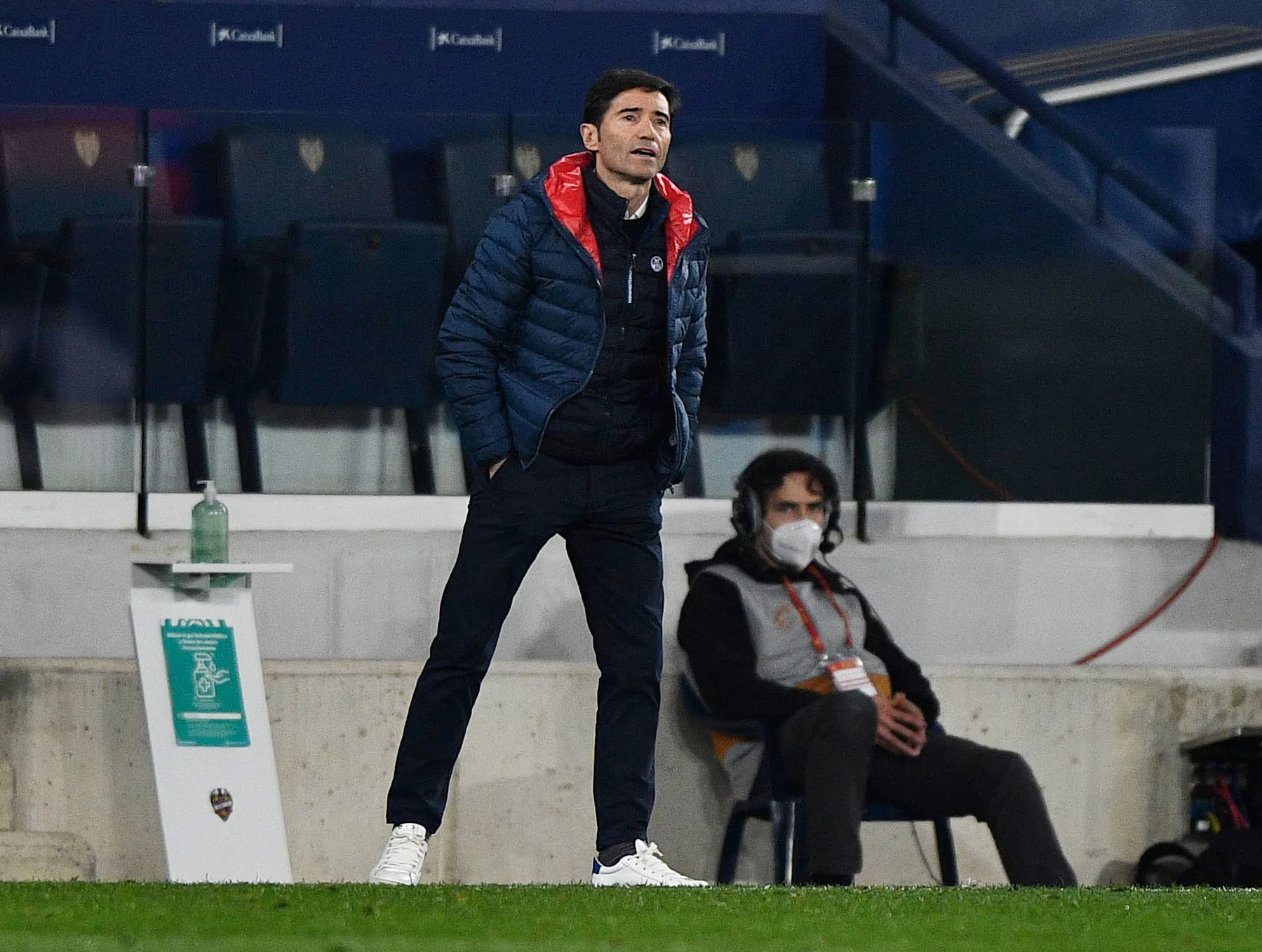 De Spaanse trainer die bijna alle clubs aan het draaien krijgt