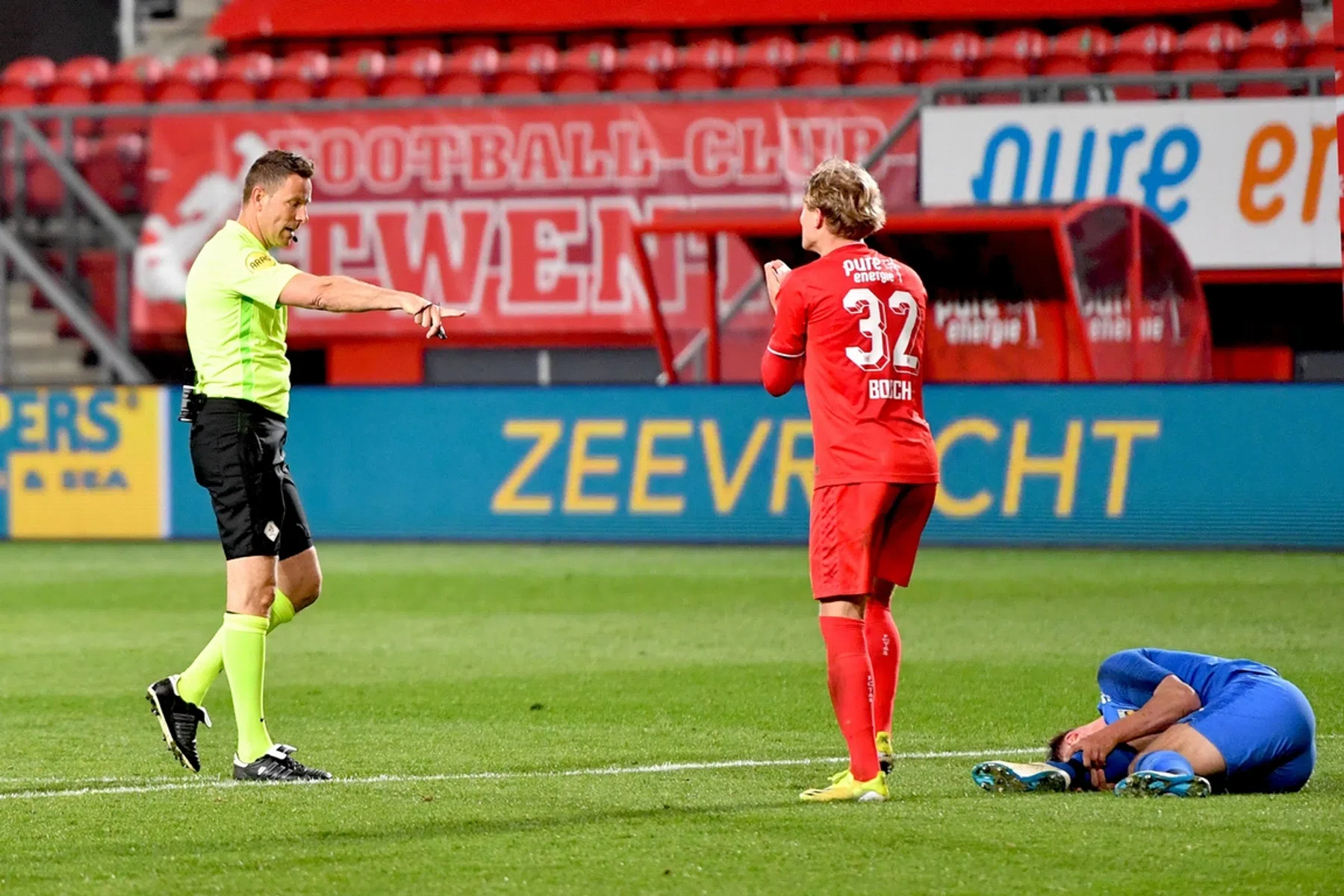 Van Boekel verdedigt omstreden penalty's: 'Snap de discussie, maar ook weer niet'