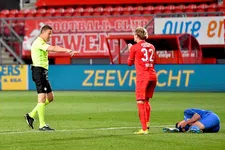 Thumbnail for article: Van Boekel verdedigt omstreden penalty's: 'Snap de discussie, maar ook weer niet'