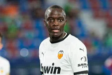 Thumbnail for article: Valencia verdedigt keuze terug te keren op het veld na racisme