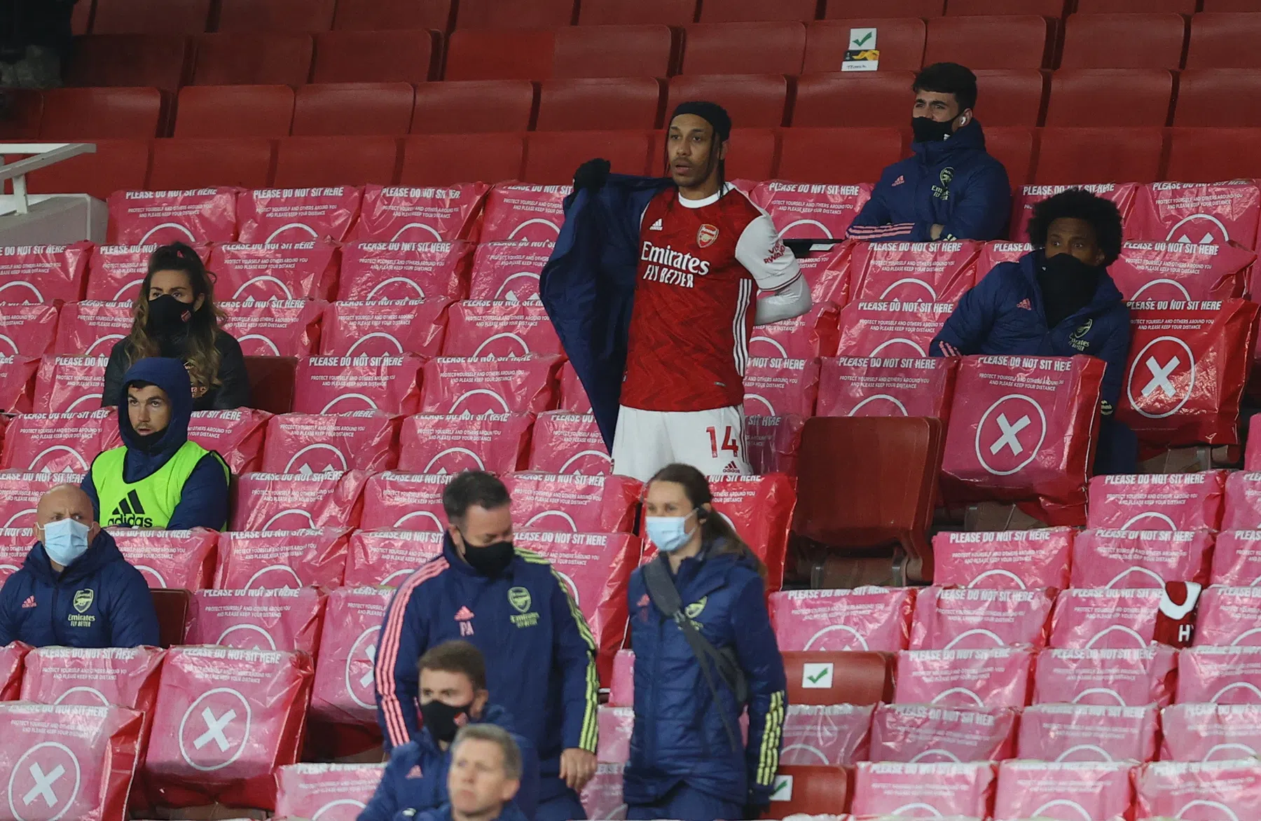 Arsenal wordt gewaarschuwd voor nieuw Özil-fiasco met Aubameyang