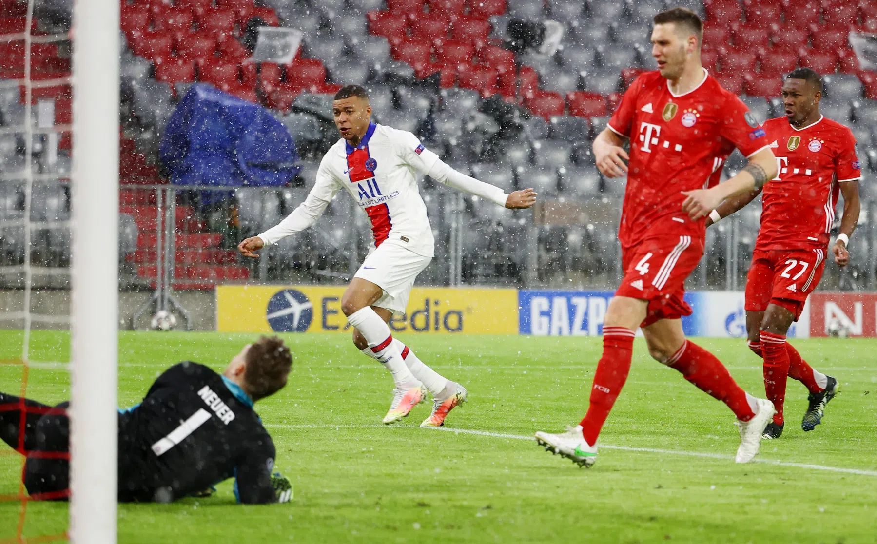 Mbappé schittert in galavoorstelling tussen Bayern en PSG