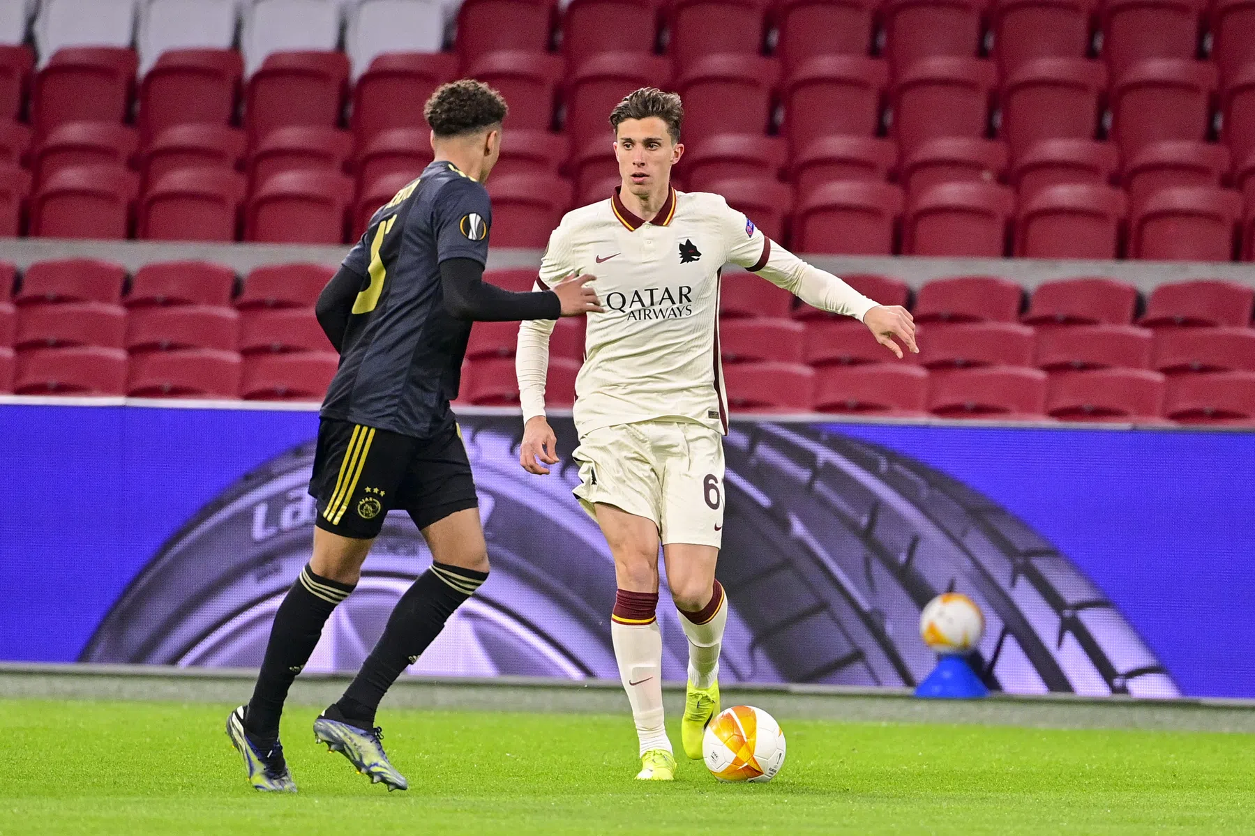 AS Roma-verdediger krijgt het aan de stok met ballenjongen