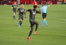 Thumbnail for article: Man Utd doet goede zaken, zeer kort optreden Van de Beek