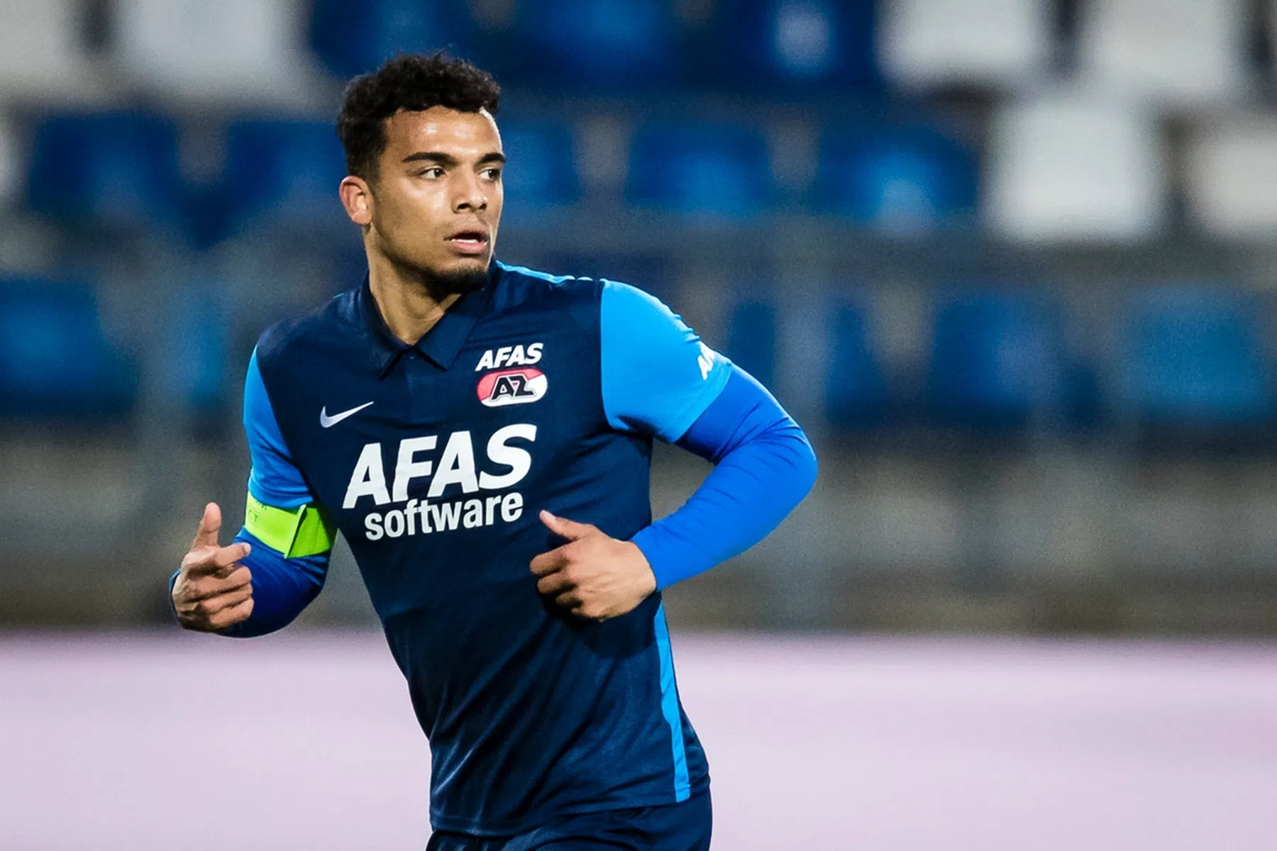 Trotse Wijndal aanvoerder AZ: 'Hij sliep met de band om zijn arm'