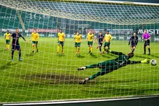 Thumbnail for article: Emmen vervolgt indrukwekkende opmars na hectisch slot in Sittard