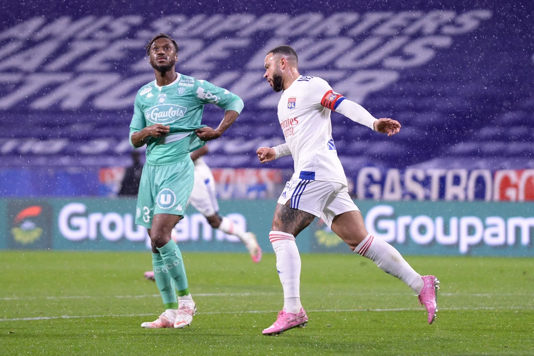 Memphis wijst Lyon de weg naar noodzakelijke zege