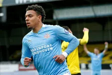 Thumbnail for article: Zinderende strijd om plek twee: PSV en AZ geven elkaar niets toe