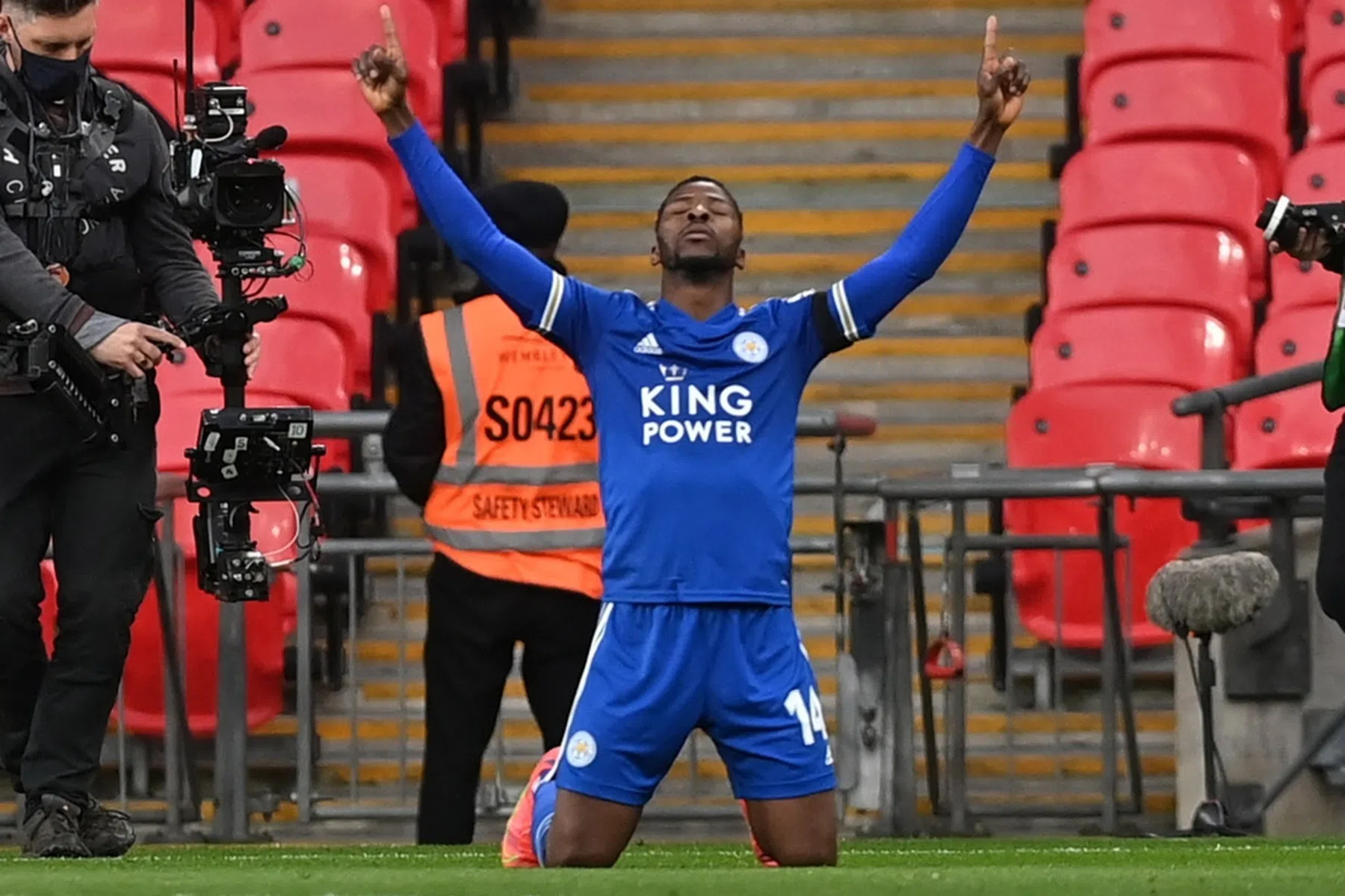 Leicester schrijft FA Cup-historie en is laatste horde voor Ziyech en co