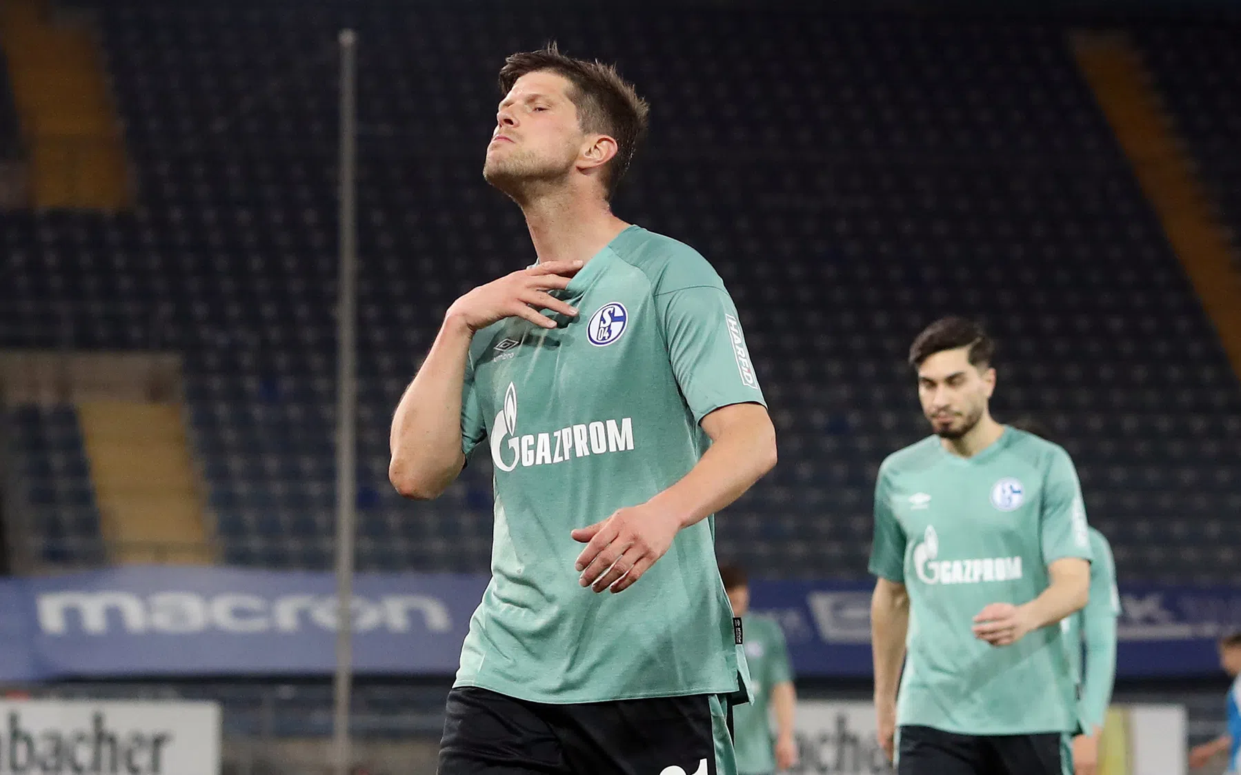 Inktzwarte dag voor Huntelaar en co: hulpeloos Schalke 04 gedegradeerd
