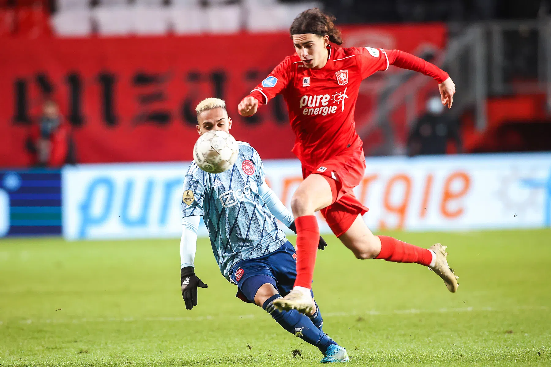 Van trainen op een bijveld tot spelen met Mahrez: Twente-talent Zerrouki gaat als een komeet