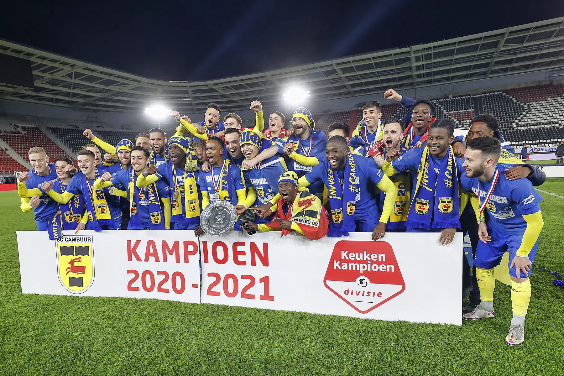 Cambuur maakt in Alkmaar feest compleet: schaal is binnen