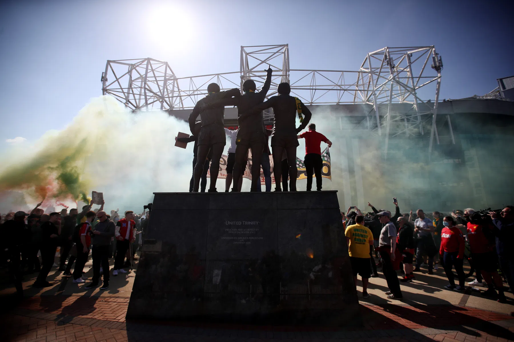 Massale protesten bij Old Trafford tegen Glazer-familie