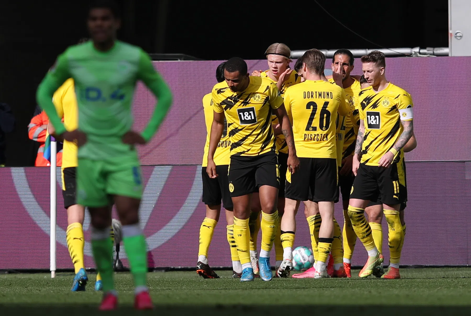 Weghorst ziet imponerende Haaland criticasters de mond snoeren