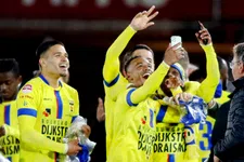 Thumbnail for article: Cambuur-spelers filmen titelfeest van begin tot eind