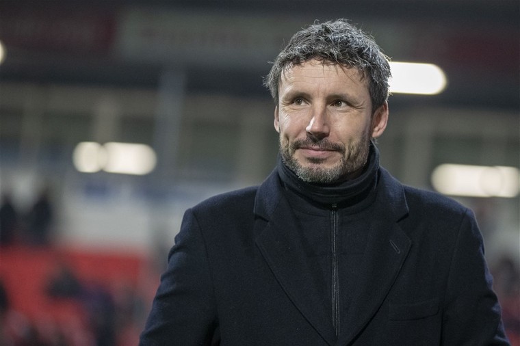 'Van Bommel kan nieuwe trainer van Weghorst worden'