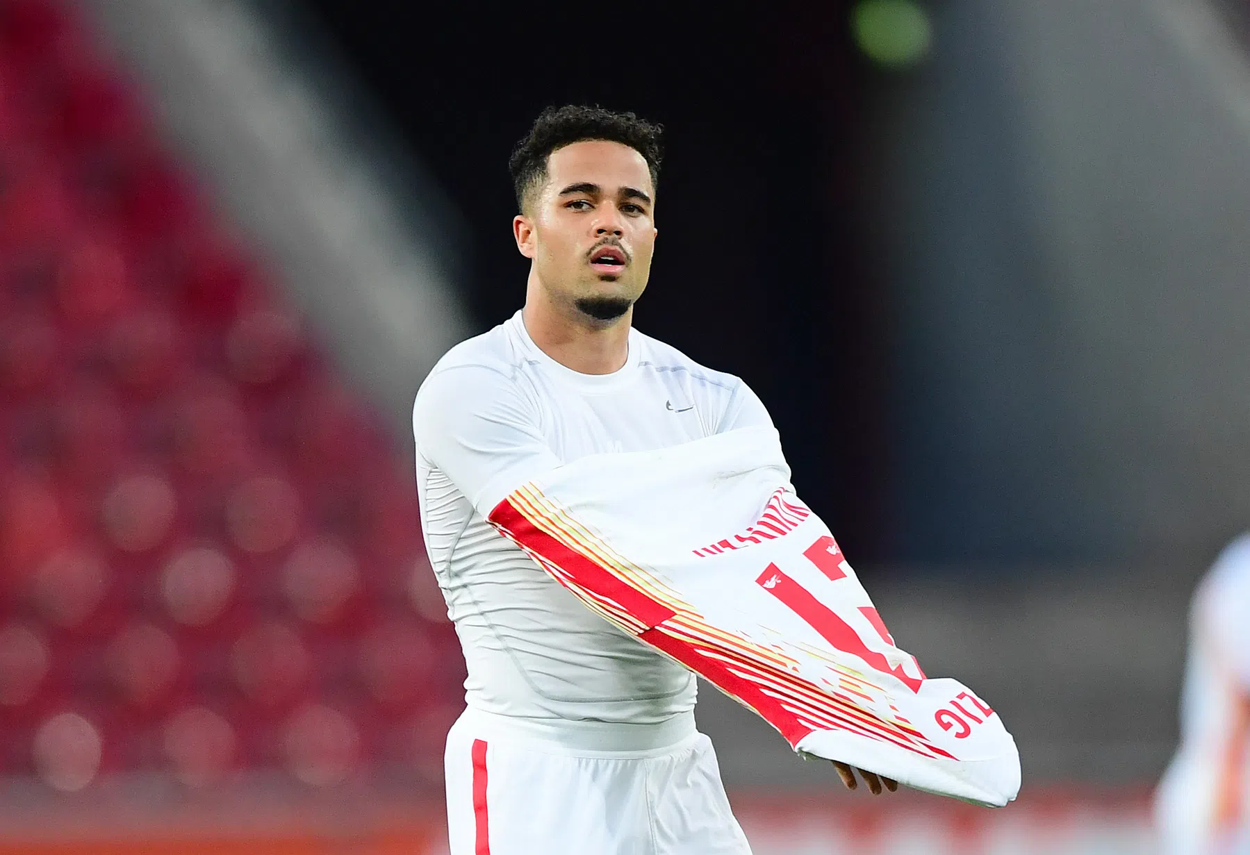 Leipzig moet het op weg naar eerste hoofdprijs doen zonder Kluivert