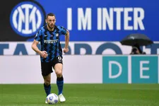 Thumbnail for article: De Vrij in het spoor van Sneijder: de beste verdediger van Italië krijgt zijn beloning