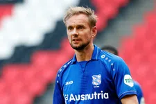 Thumbnail for article: Siem de Jong doet nota bene in schoenen broer Luuk PSV pijn