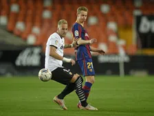 Thumbnail for article: 'De Jong op weg om een van Barcelona's beste aankopen van deze eeuw te worden'