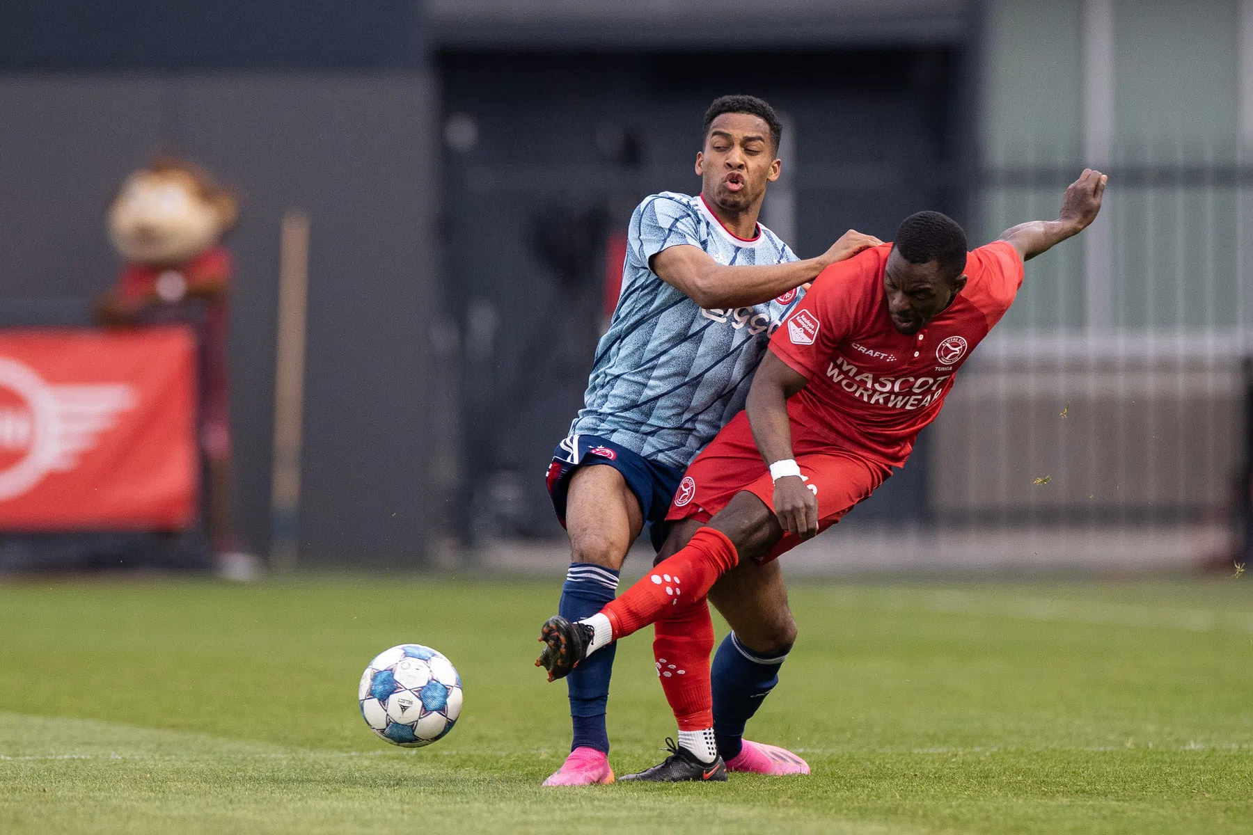 FC Utrecht verrast en pikt Quinten Timber op bij Ajax