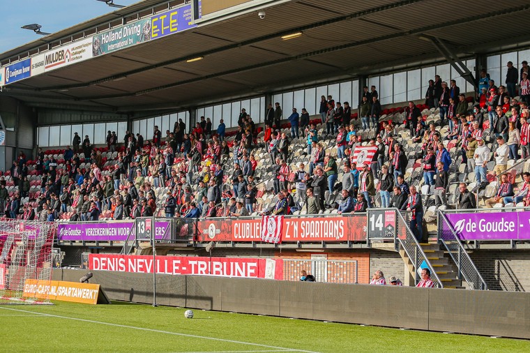 Kabinet staat publiek niet toe: clubs 'zwaar teleurgesteld'