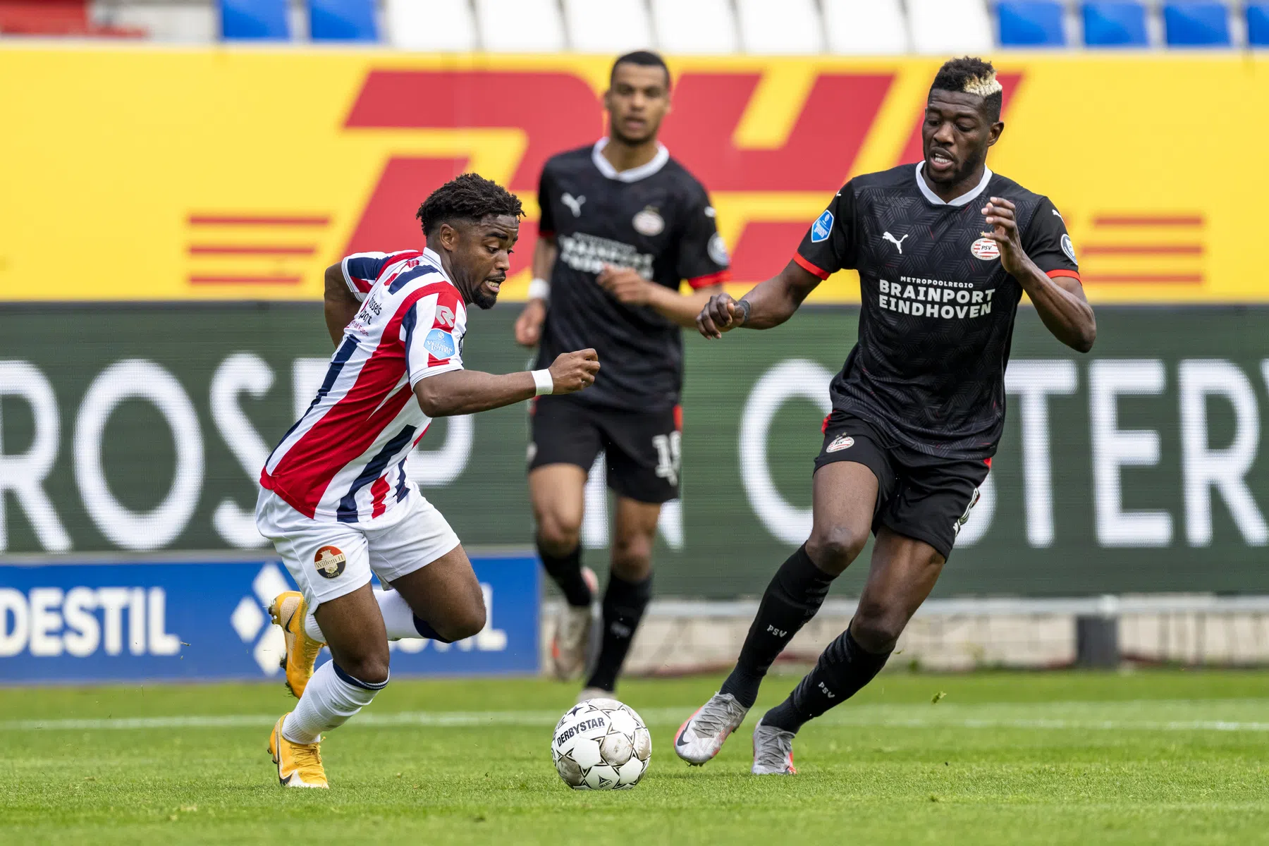 De strijd tussen AZ en PSV en het belang van een Man Utd-triomf