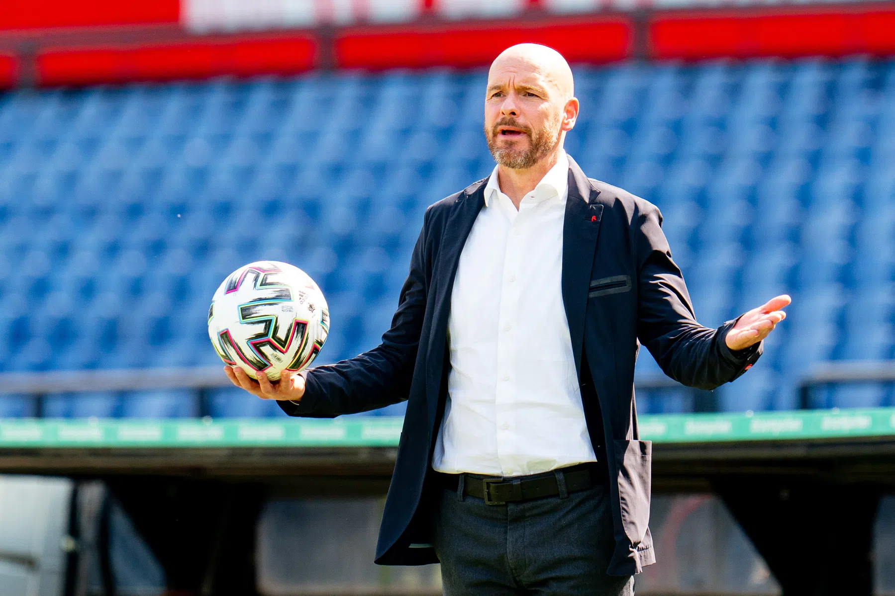 Ten Hag blij met 'dominant Ajax' en 'uitstekend ingevallen' Ekkelenkamp