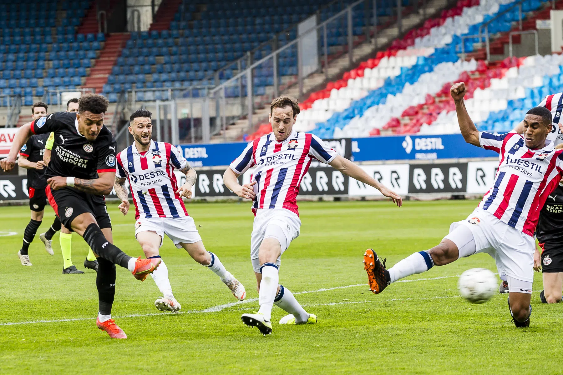 Eredivisie op Rapport: juist nu het moet, toont Malen zich aan de bondscoach