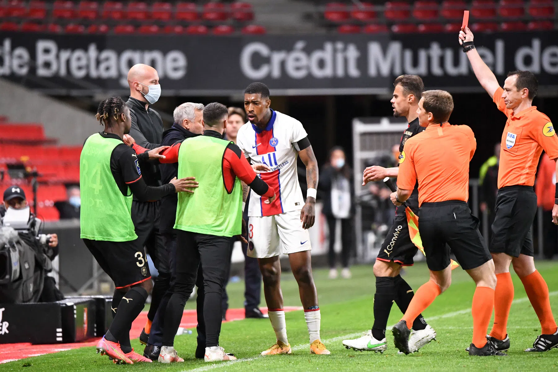 Samenvatting: de doodschop van Kimpembe die de PSG-woede symboliseert