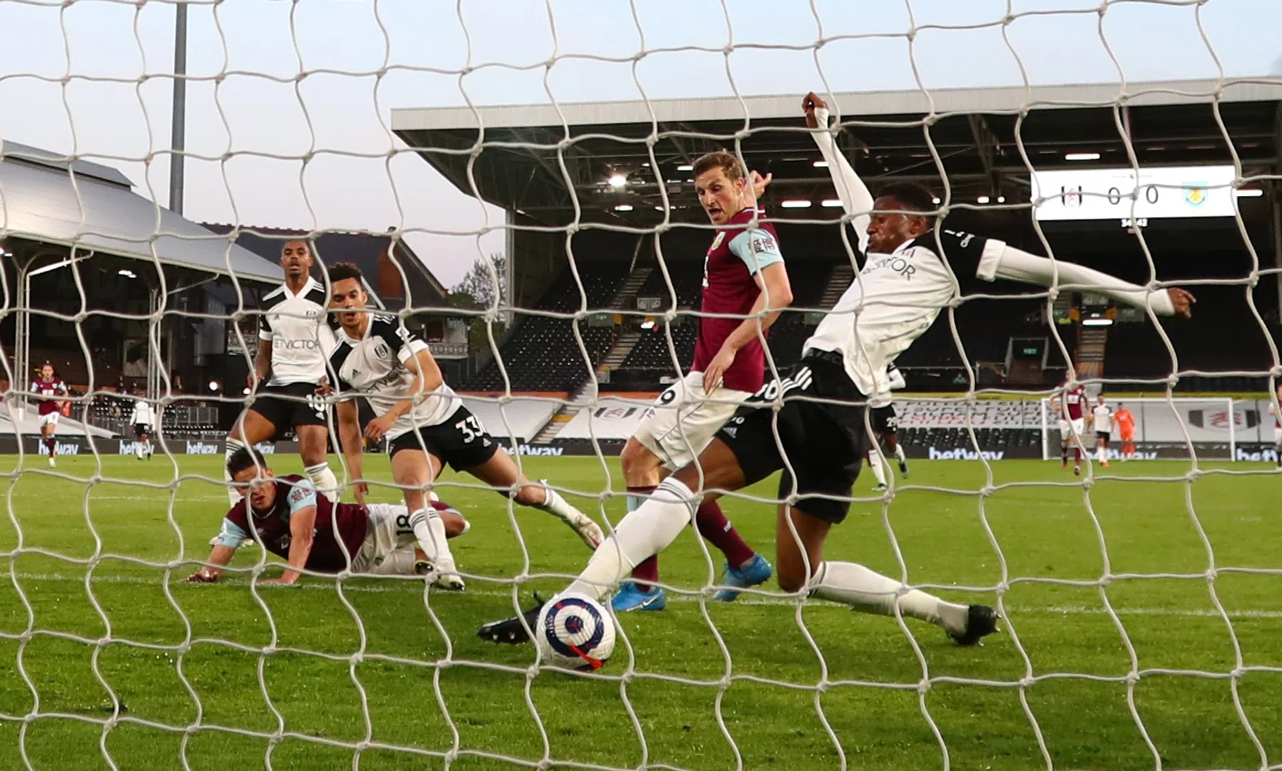 Fulham valt van Premier League-podium: Tete en Kongolo degraderen